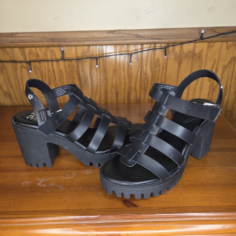 Madden Girl Black Chunky Heel Sandals